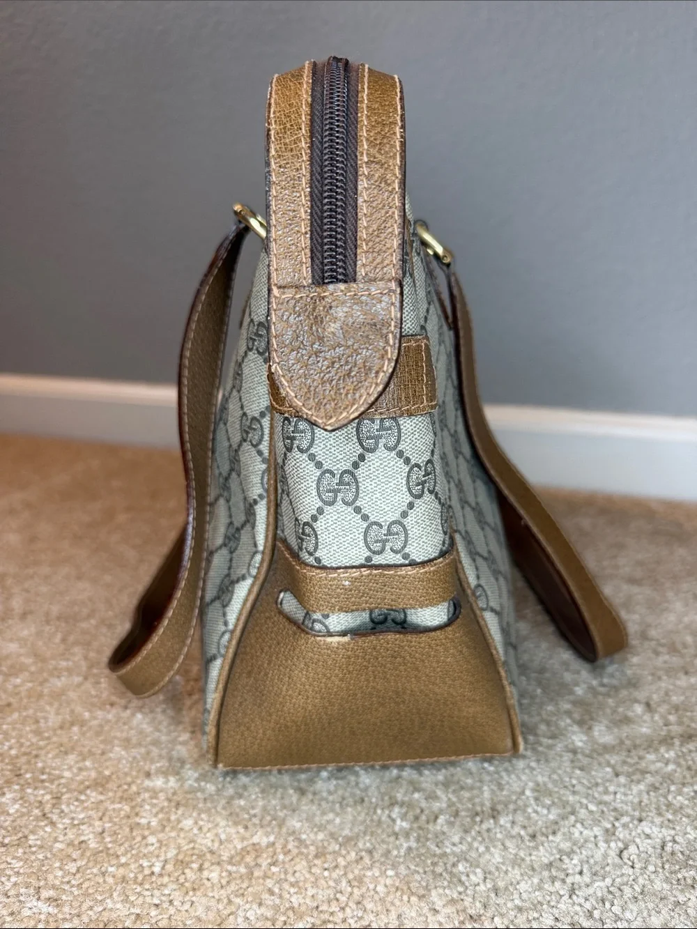 Vintage Gucci Beige Monogram Shoulder Bag with Brown Leather Trim - Picture 9 of 15
